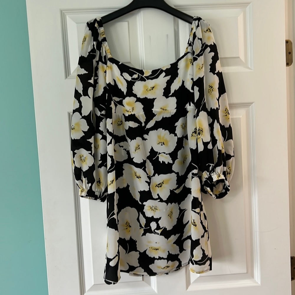 Ba&sh floral dress w/full sleeve size 1 / us S slight pull in fabric shown
